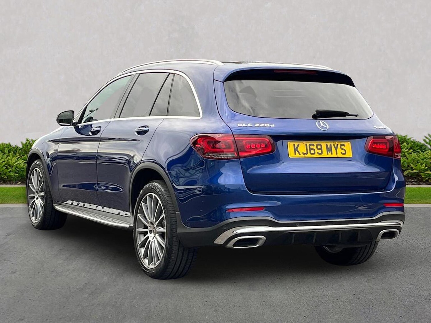 Used Mercedes-Benz GLC 2020 for sale - 76490536: Photo 2