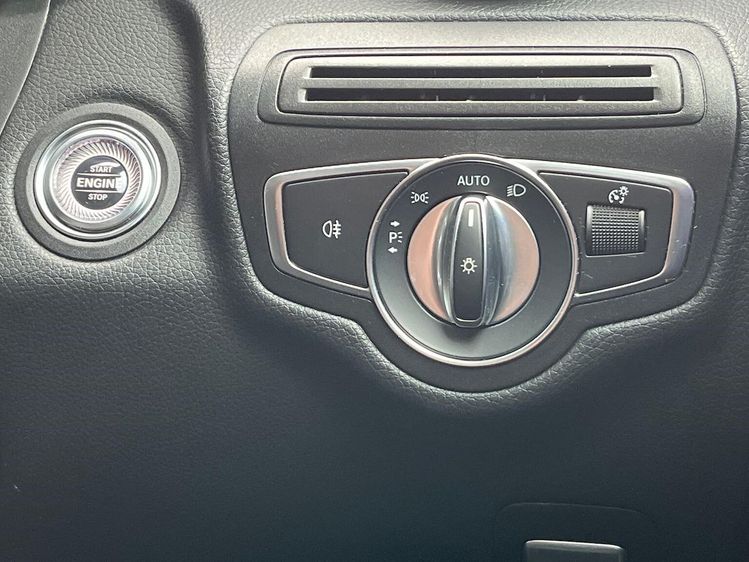 Used Mercedes-Benz GLC 2020 for sale - 76490536: Photo 22