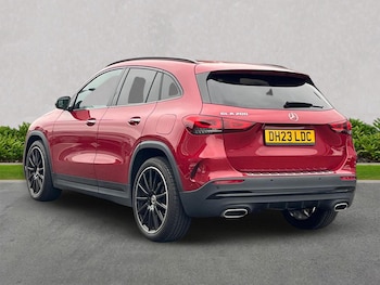 Used Mercedes-Benz GLA 2023 for sale - 76236992: Photo 2