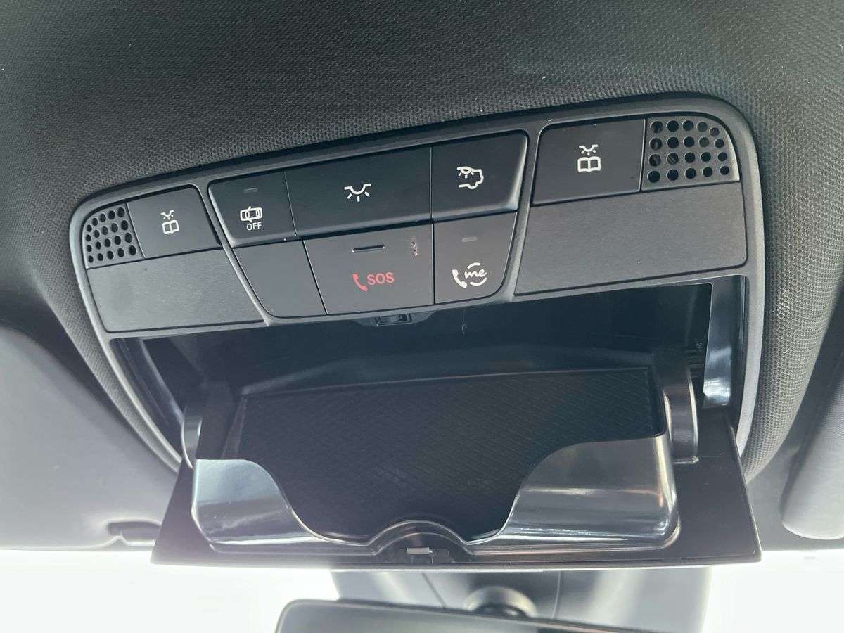 Used Mercedes-Benz C Class 2019 for sale - 78192649: Photo 14