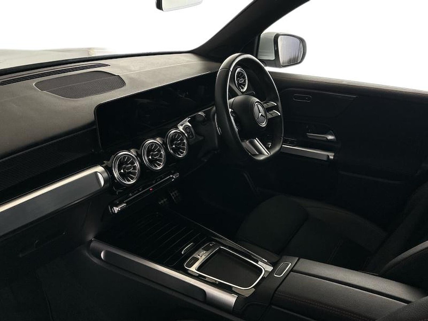 Used Mercedes-Benz GLB 2024 for sale - 76471008: Photo 3