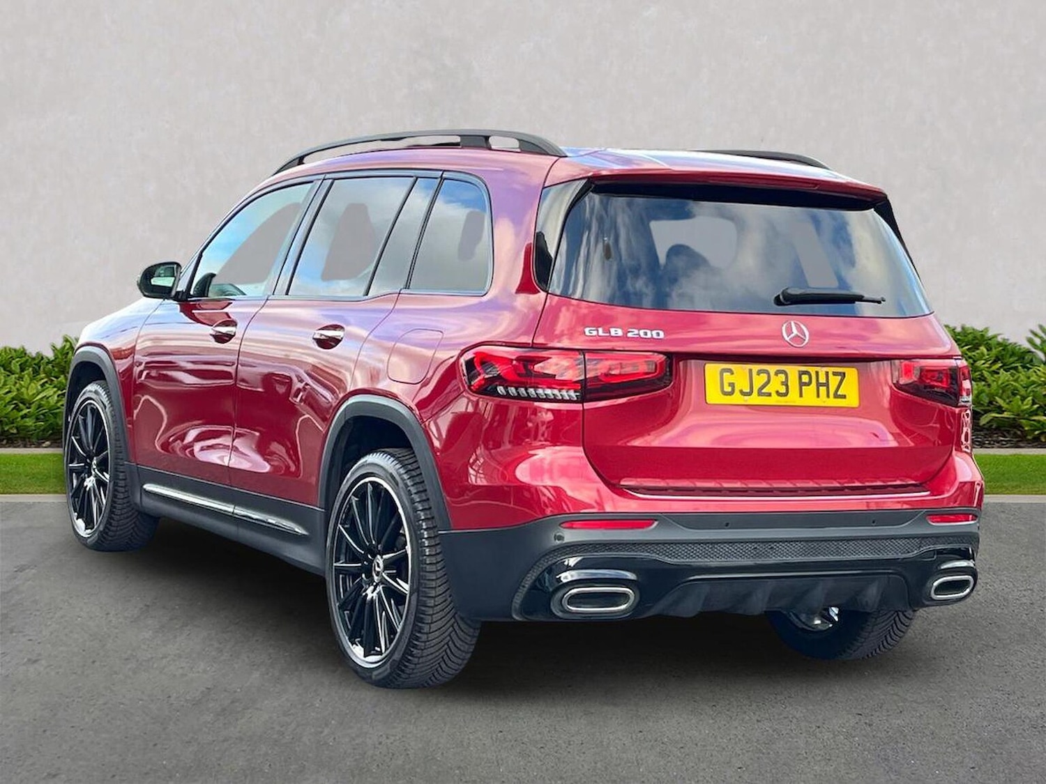 Used Mercedes-Benz GLB 2023 for sale - 76547745: Photo 2