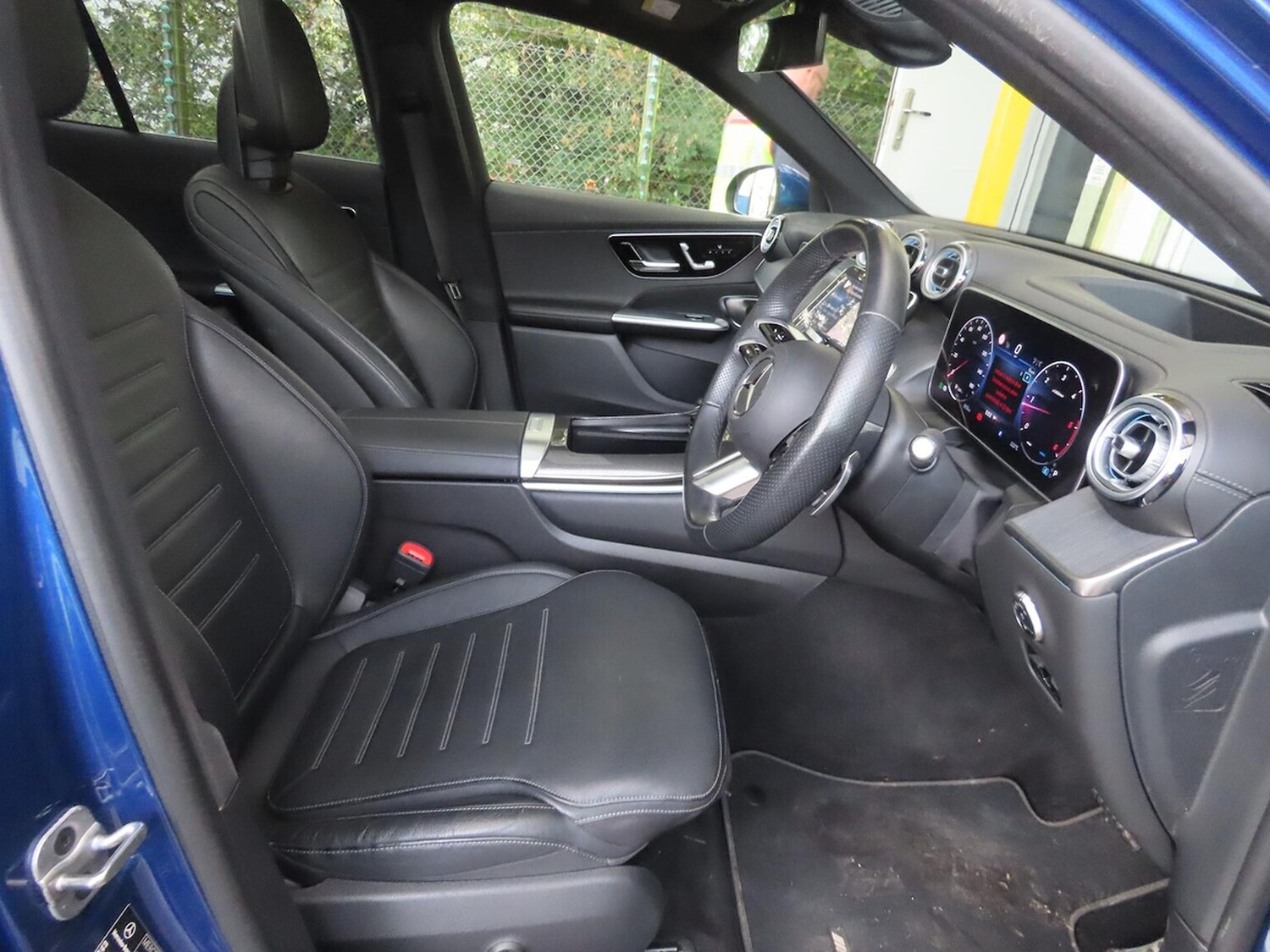 Used Mercedes-Benz GLC 2023 for sale - 76412469: Photo 10