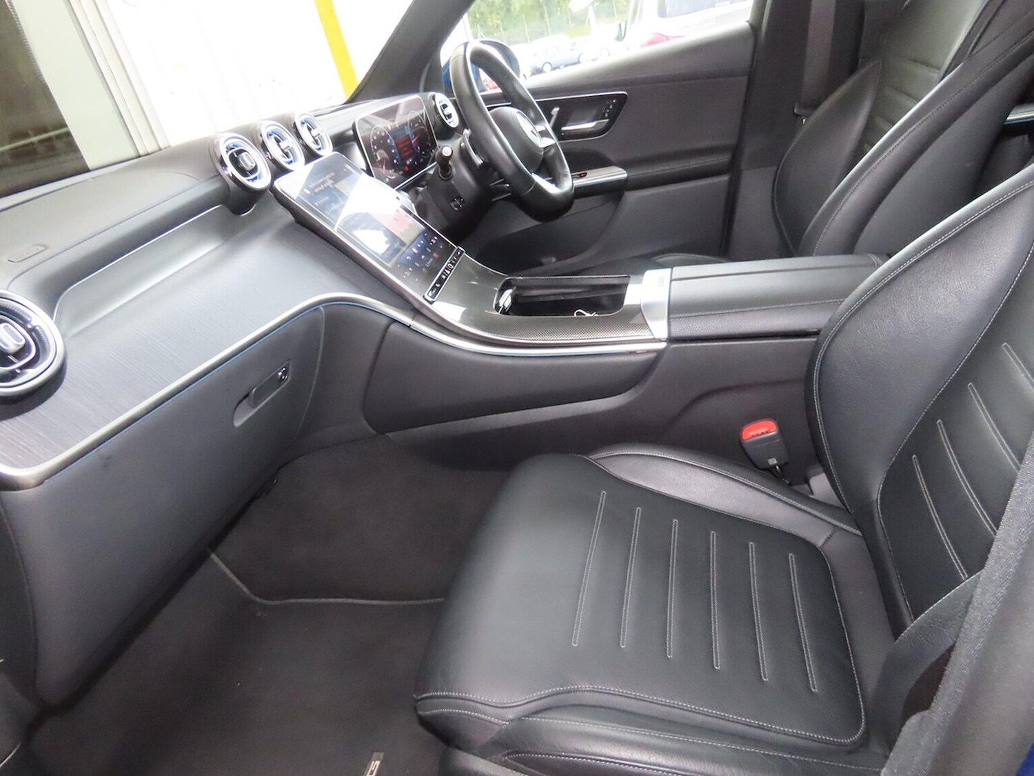 Used Mercedes-Benz GLC 2023 for sale - 76412469: Photo 11