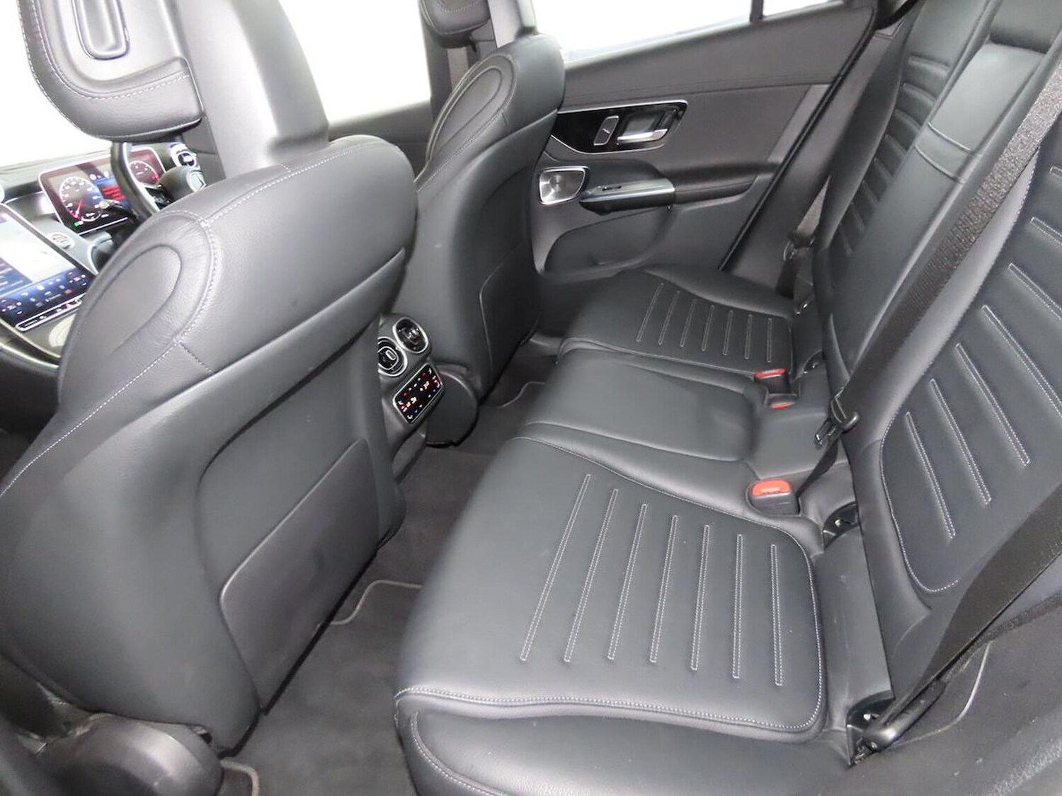 Used Mercedes-Benz GLC 2023 for sale - 76412469: Photo 7