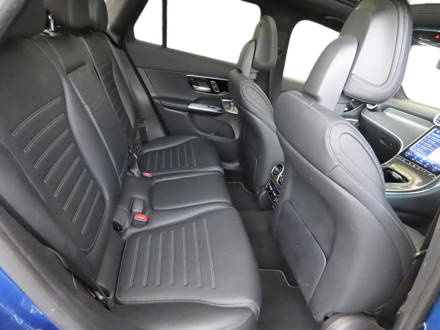 Used Mercedes-Benz GLC 2023 for sale - 76412469: Photo 8