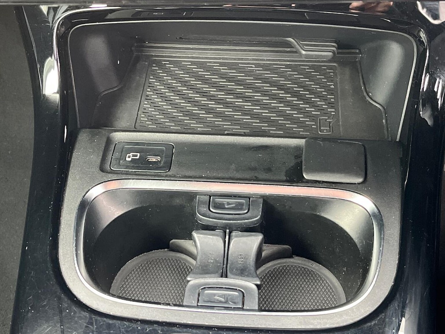 Used Mercedes-Benz A-Class 2019 for sale - 76492404: Photo 2