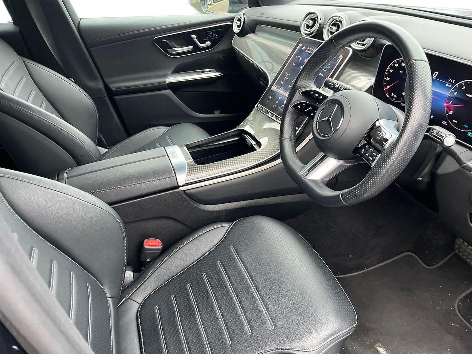 Used Mercedes-Benz GLC 2024 for sale - 76577218: Photo 17