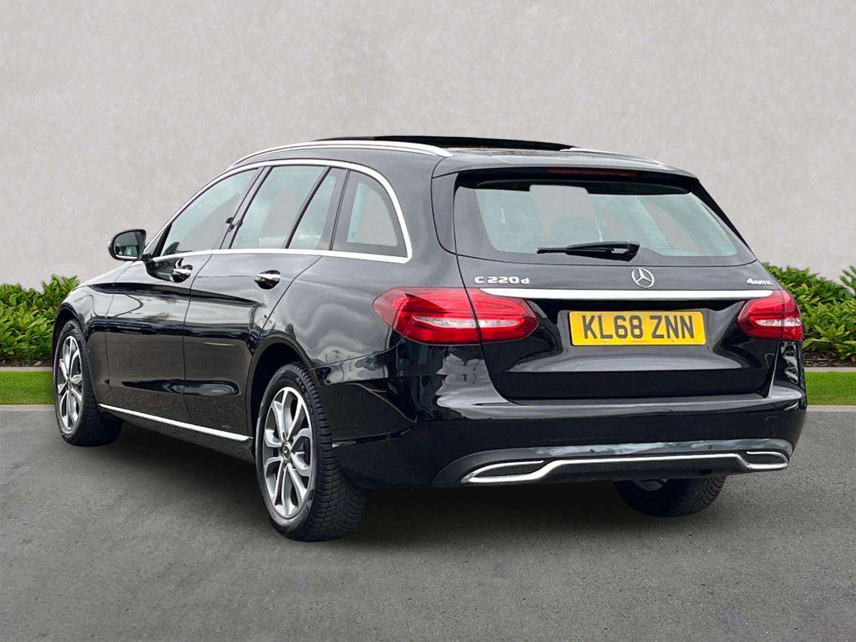 Used Mercedes-Benz C Class 2019 for sale - 78195989: Photo 2