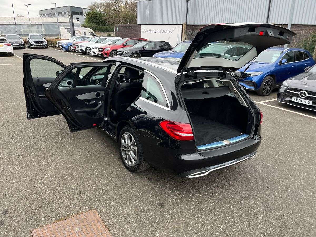 Used Mercedes-Benz C Class 2019 for sale - 78195989: Photo 40