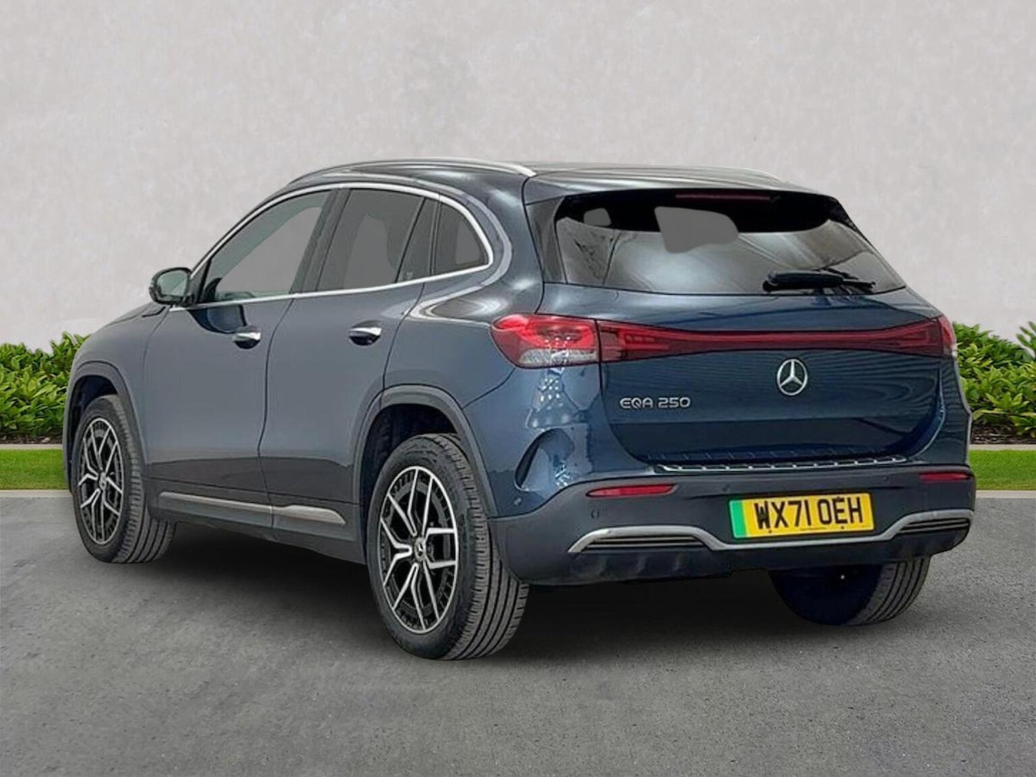 Used Mercedes-Benz EQA 2022 for sale - 76605520: Photo 2