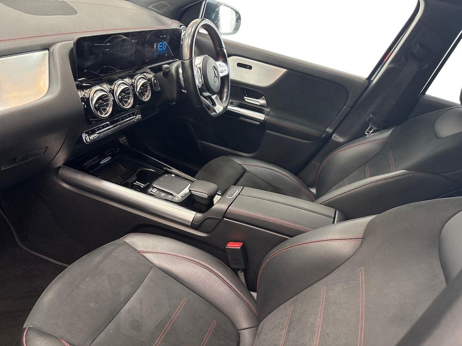 Used Mercedes-Benz EQA 2022 for sale - 76605520: Photo 3