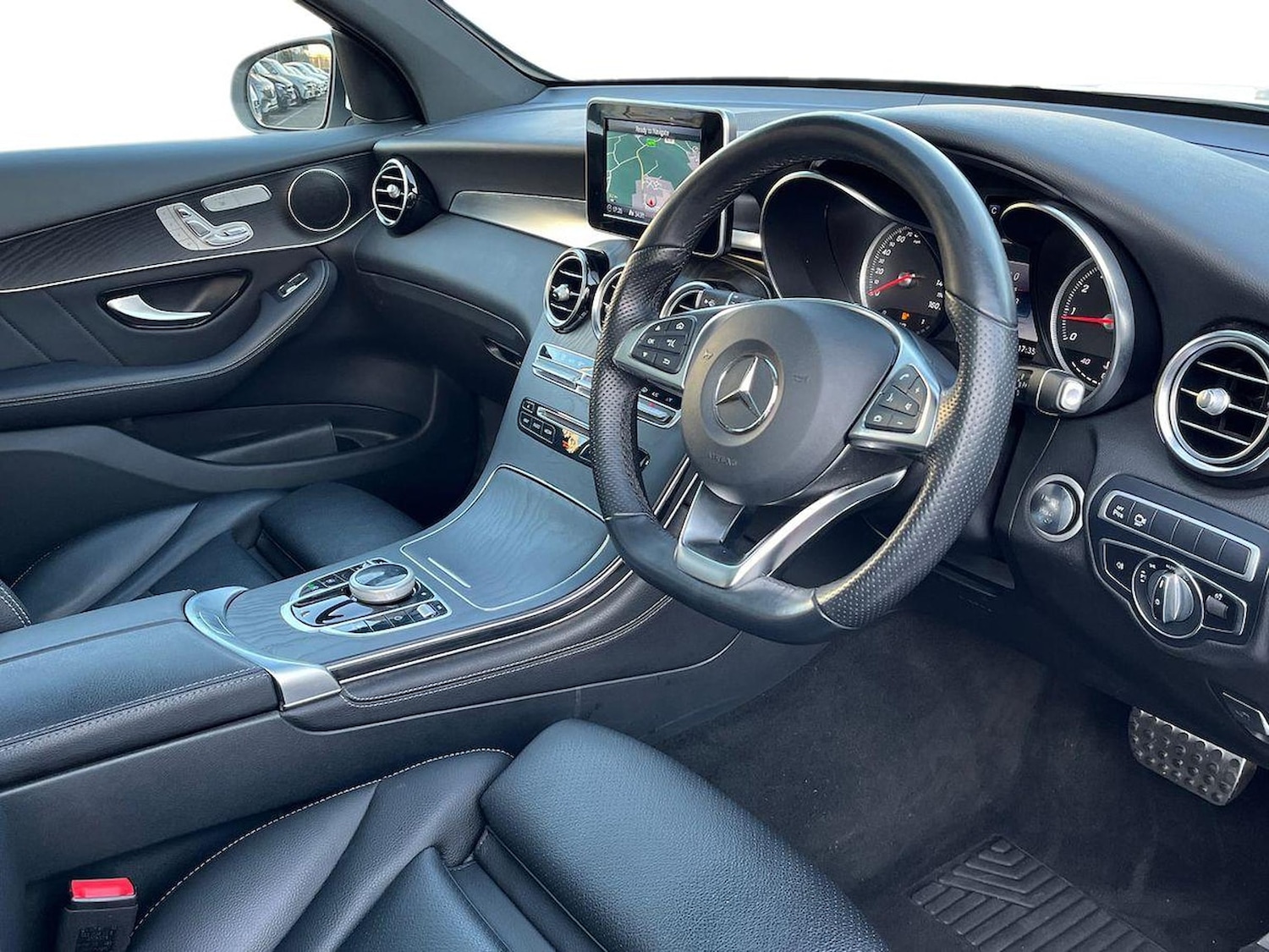Used Mercedes-Benz GLC 2018 for sale - 76127235: Photo 15