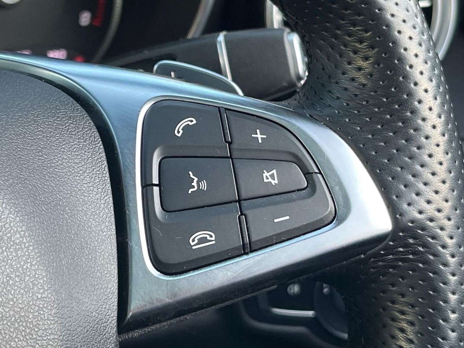 Used Mercedes-Benz GLC 2018 for sale - 76127235: Photo 27