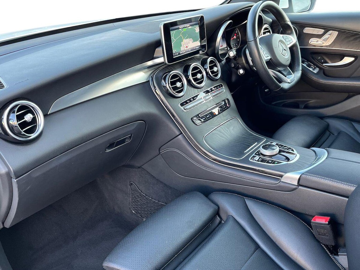 Used Mercedes-Benz GLC 2018 for sale - 76127235: Photo 7