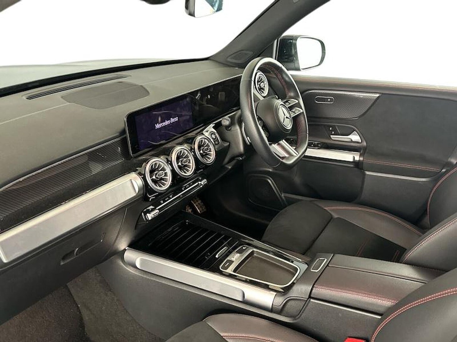 Used Mercedes-Benz GLB 2024 for sale - 76471007: Photo 3