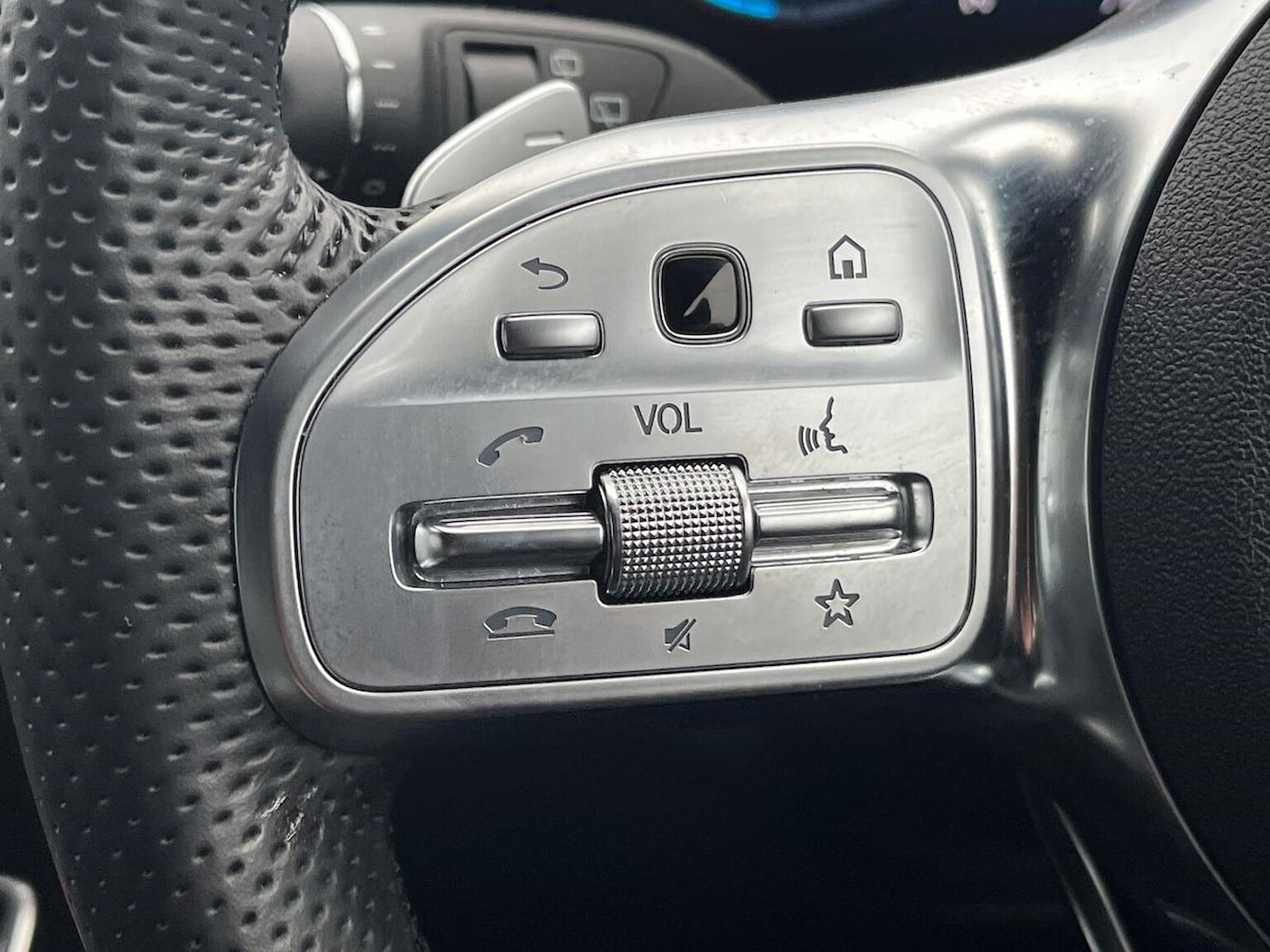 Used Mercedes-Benz EQC 2023 for sale - 76859170: Photo 27