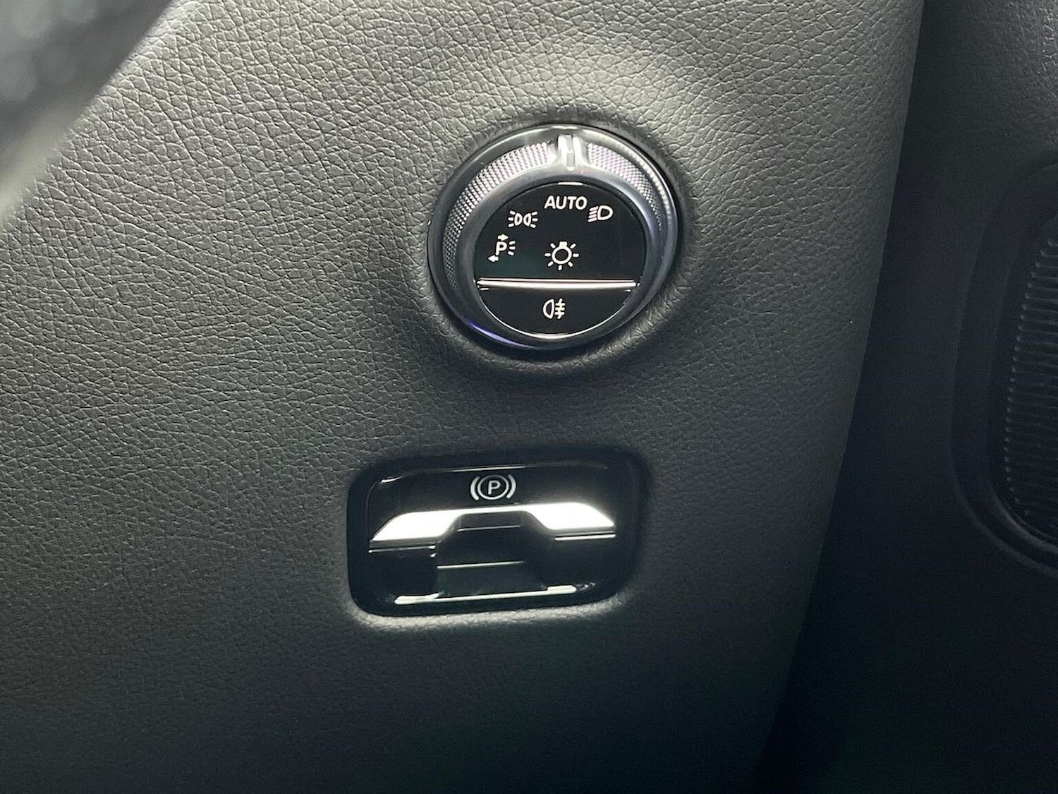 Used Mercedes-Benz GLC 2023 for sale - 76471005: Photo 23