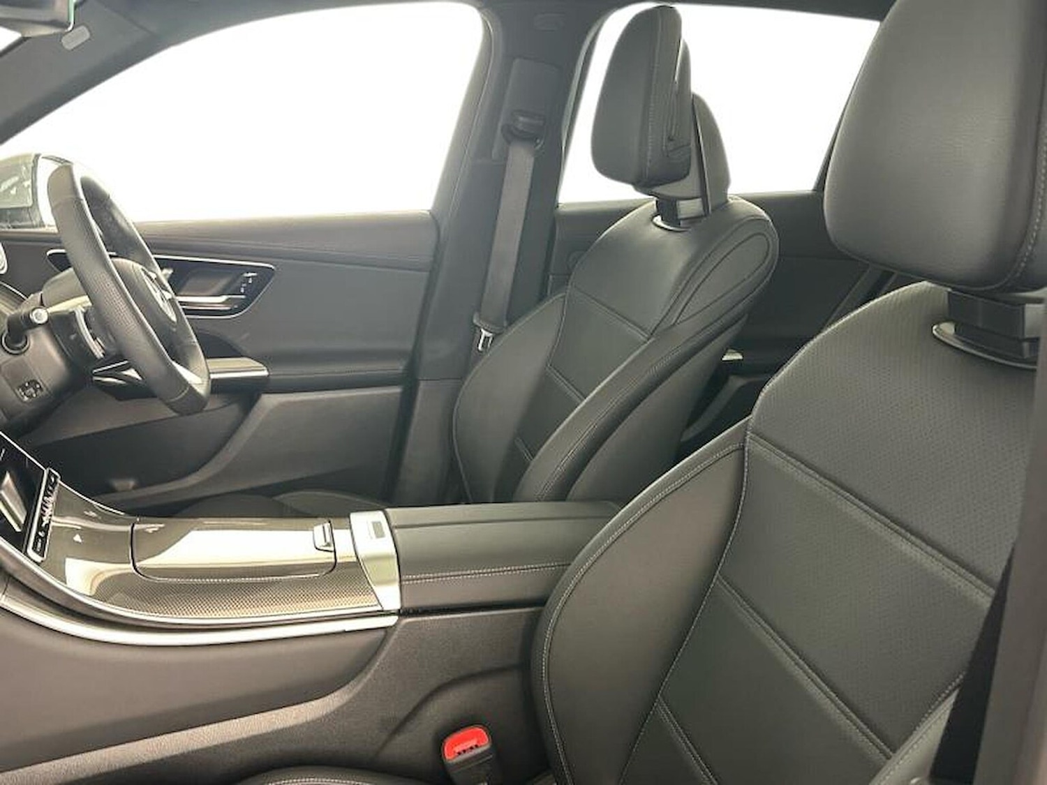 Used Mercedes-Benz GLC 2025 for sale - 76565477: Photo 4