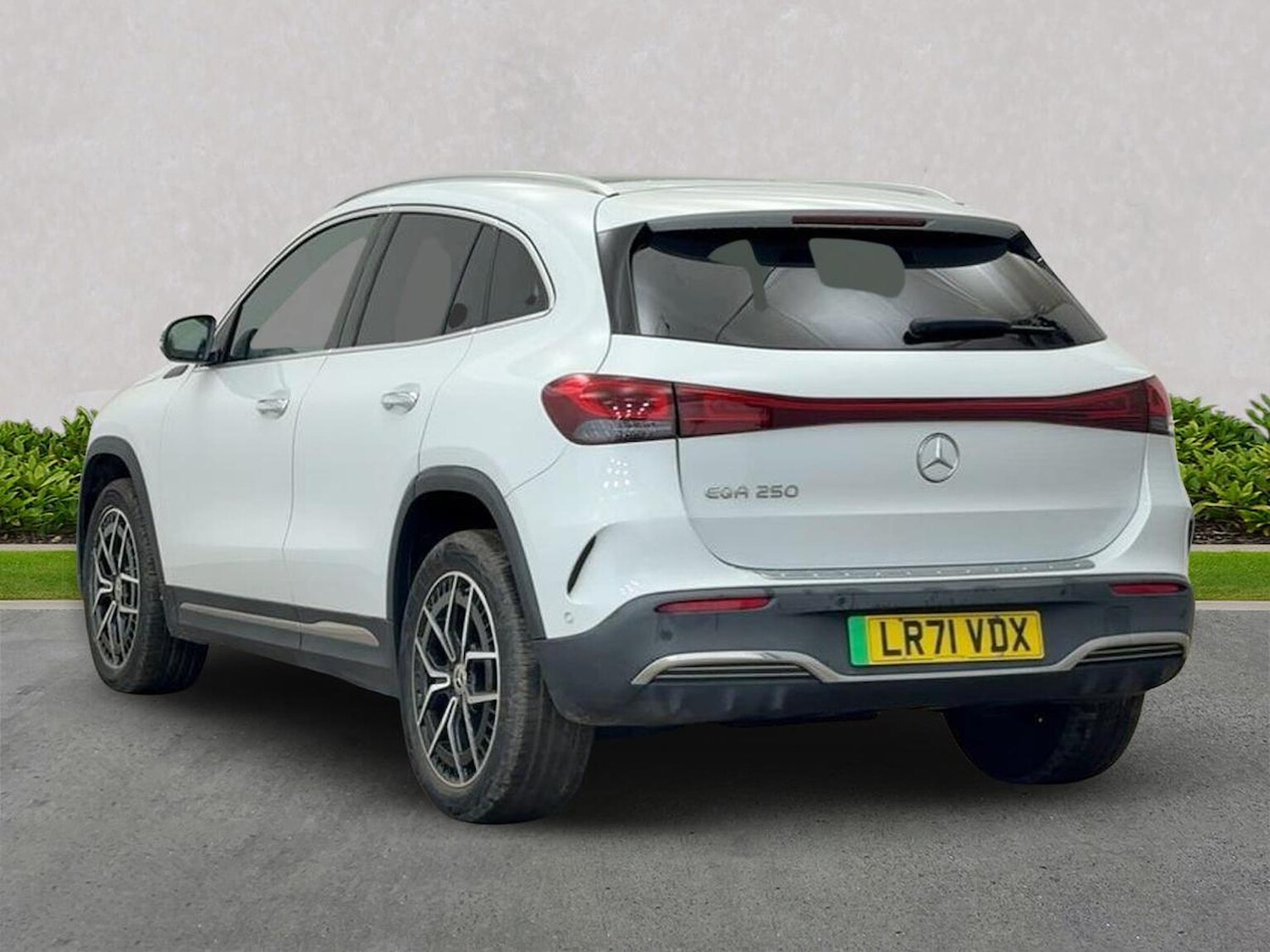 Used Mercedes-Benz EQA 2021 for sale - 76605519: Photo 2