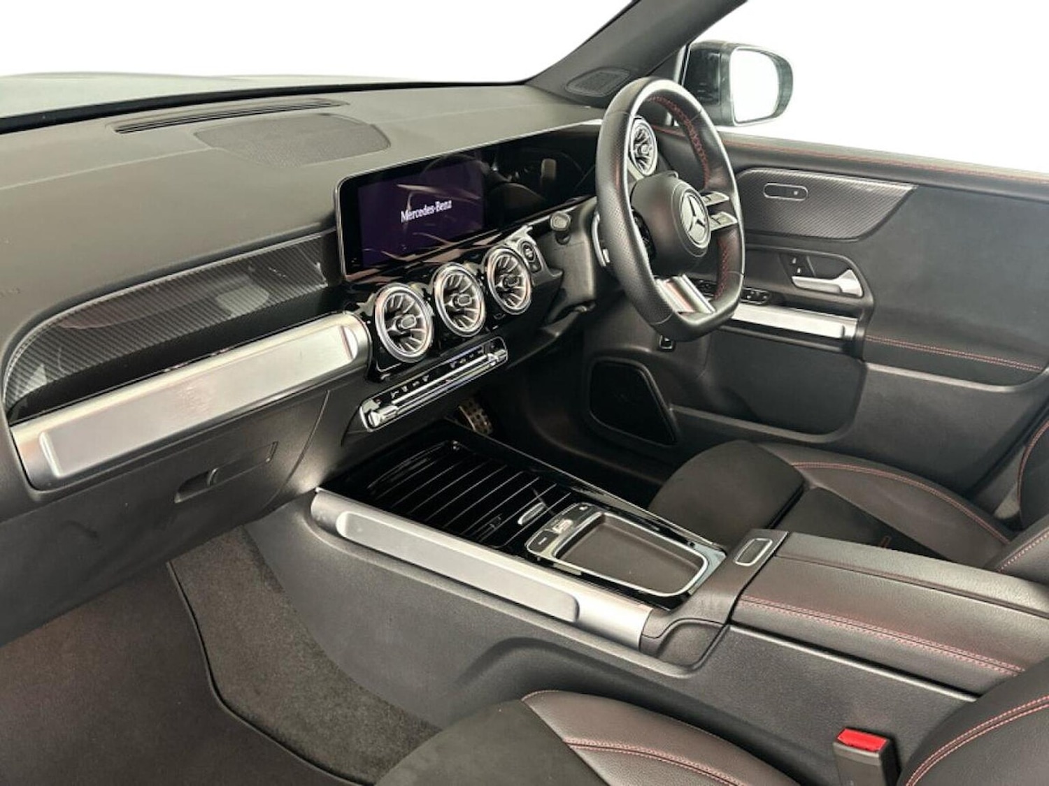 Used Mercedes-Benz GLB 2024 for sale - 76127241: Photo 3