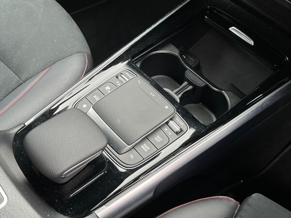Used Mercedes-Benz GLB 2023 for sale - 76243137: Photo 32