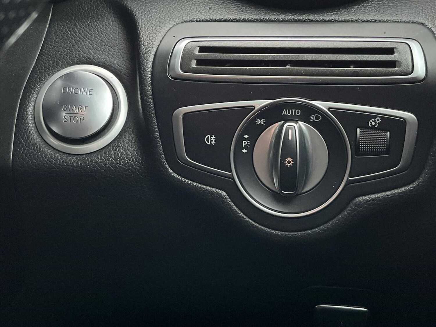 Used Mercedes-Benz GLC 2018 for sale - 76426774: Photo 22