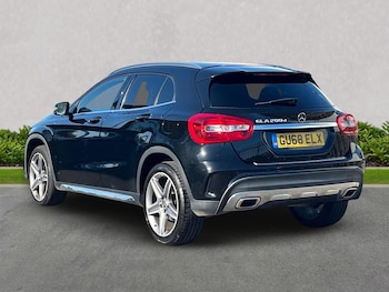 Used Mercedes-Benz GLA 2018 for sale - 76220429: Photo 2