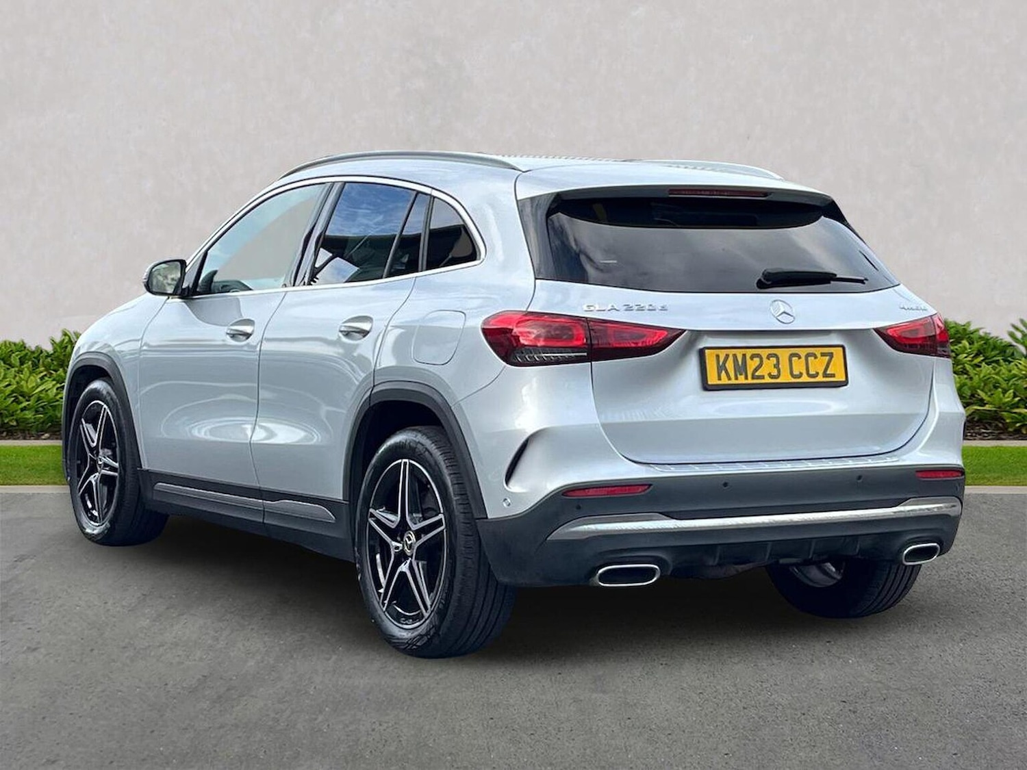 Used Mercedes-Benz GLA 2023 for sale - 76392459: Photo 2