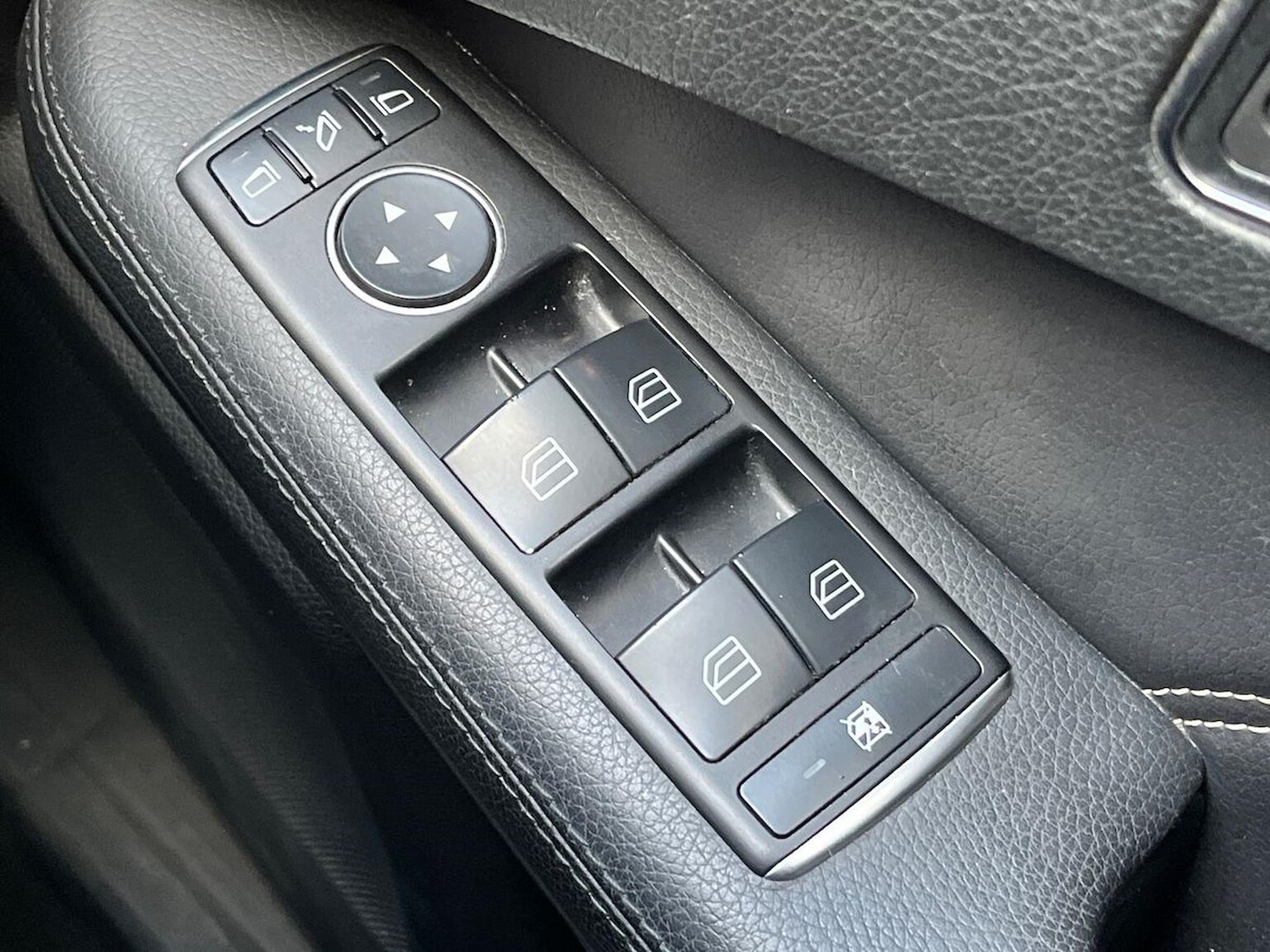 Used Mercedes-Benz E Class 2016 for sale - 76637674: Photo 21