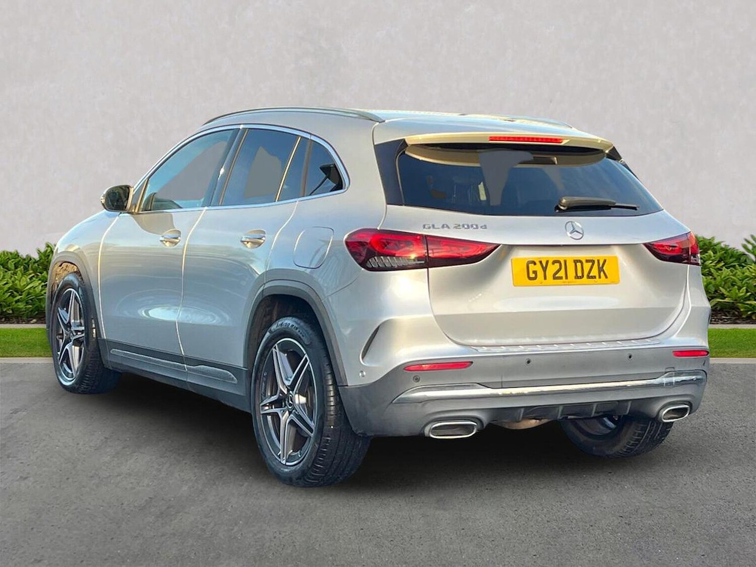 Used Mercedes-Benz GLA 2021 for sale - 76736673: Photo 2