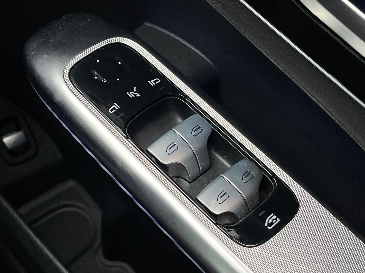 Used Mercedes-Benz GLC 2024 for sale - 76924600: Photo 21