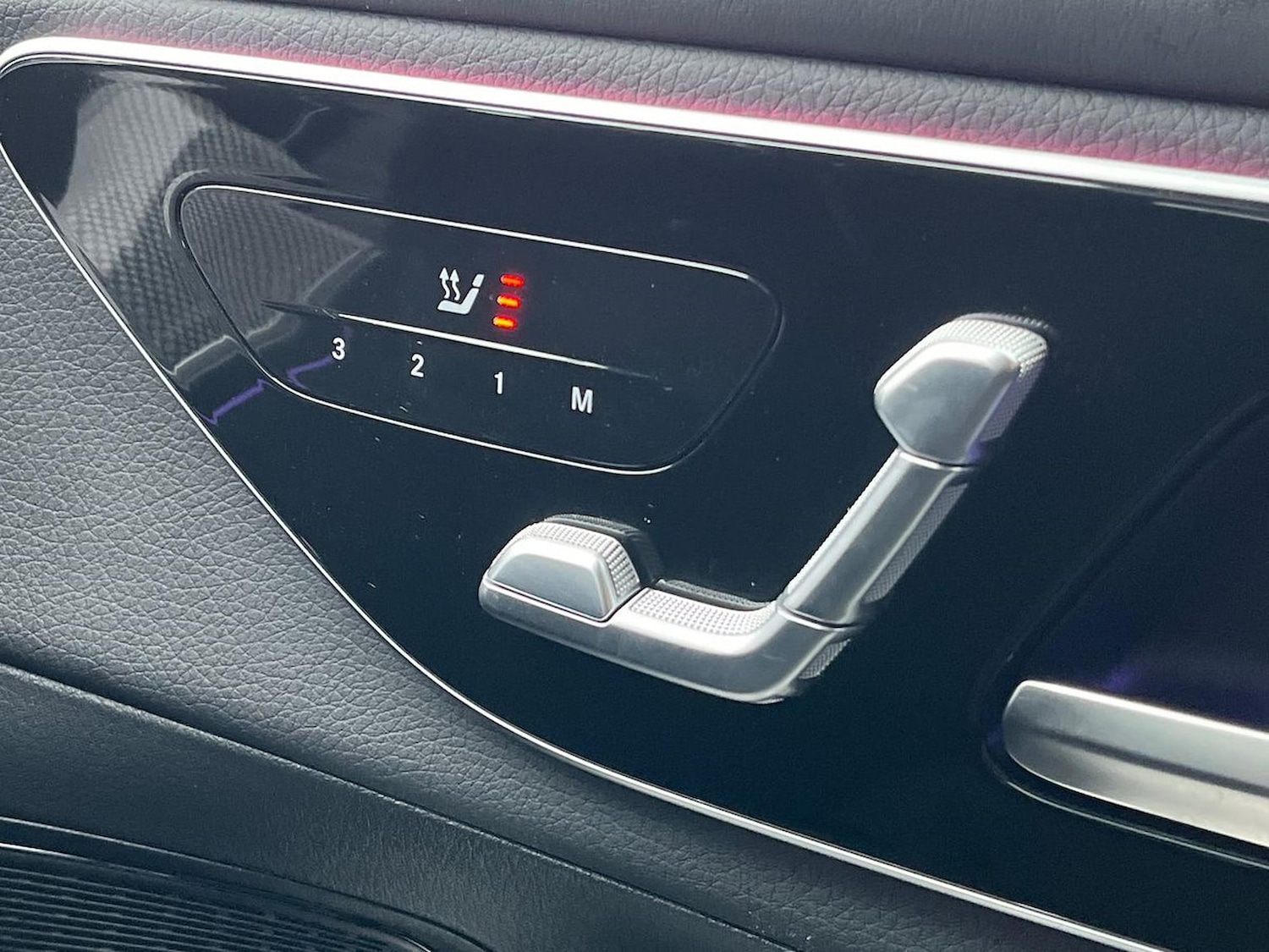 Used Mercedes-Benz GLC 2024 for sale - 76924600: Photo 30