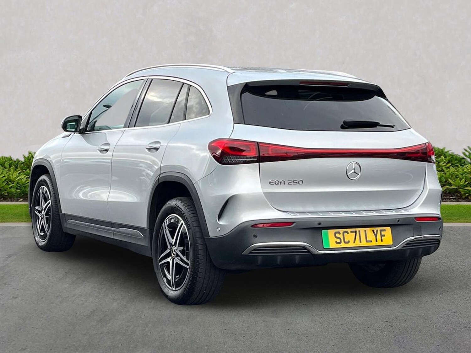 Used Mercedes-Benz EQA 2022 for sale - 76605518: Photo 2