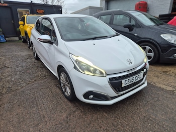Used Peugeot 208 2016 for sale - 77173299: Photo