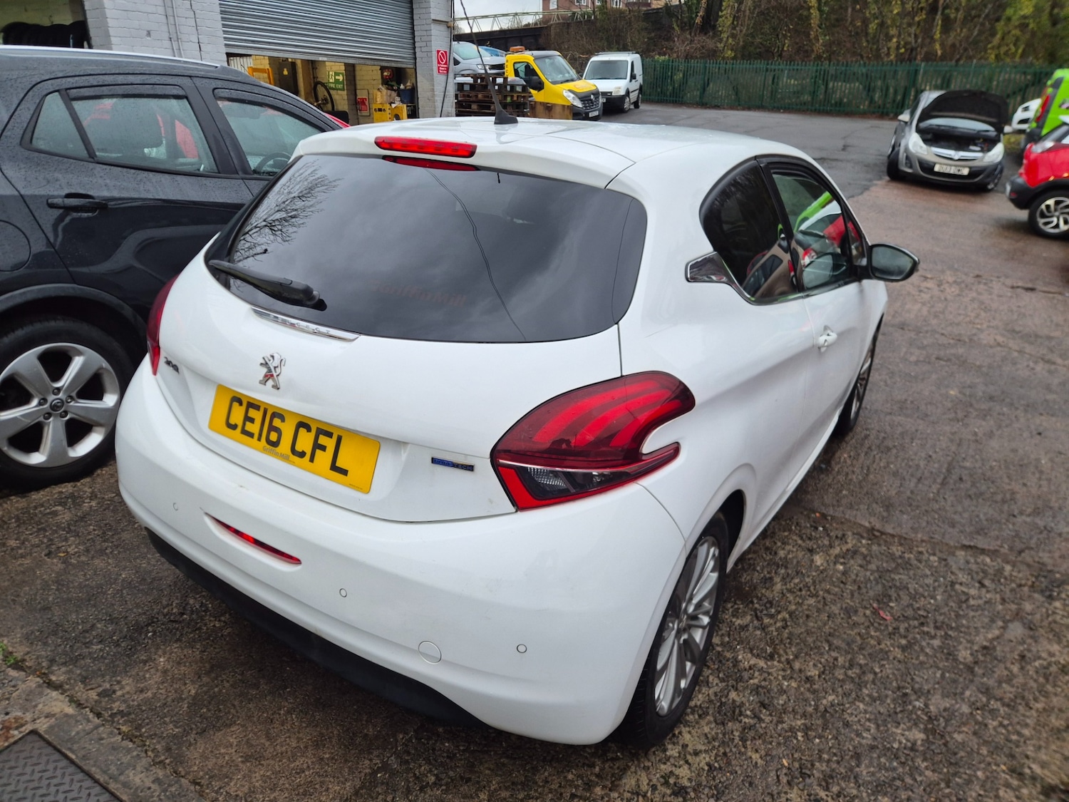 Used Peugeot 208 2016 for sale - 77173299: Photo 2