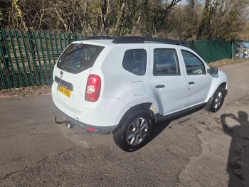 Used Dacia Duster 2014 for sale - 77669046: Photo