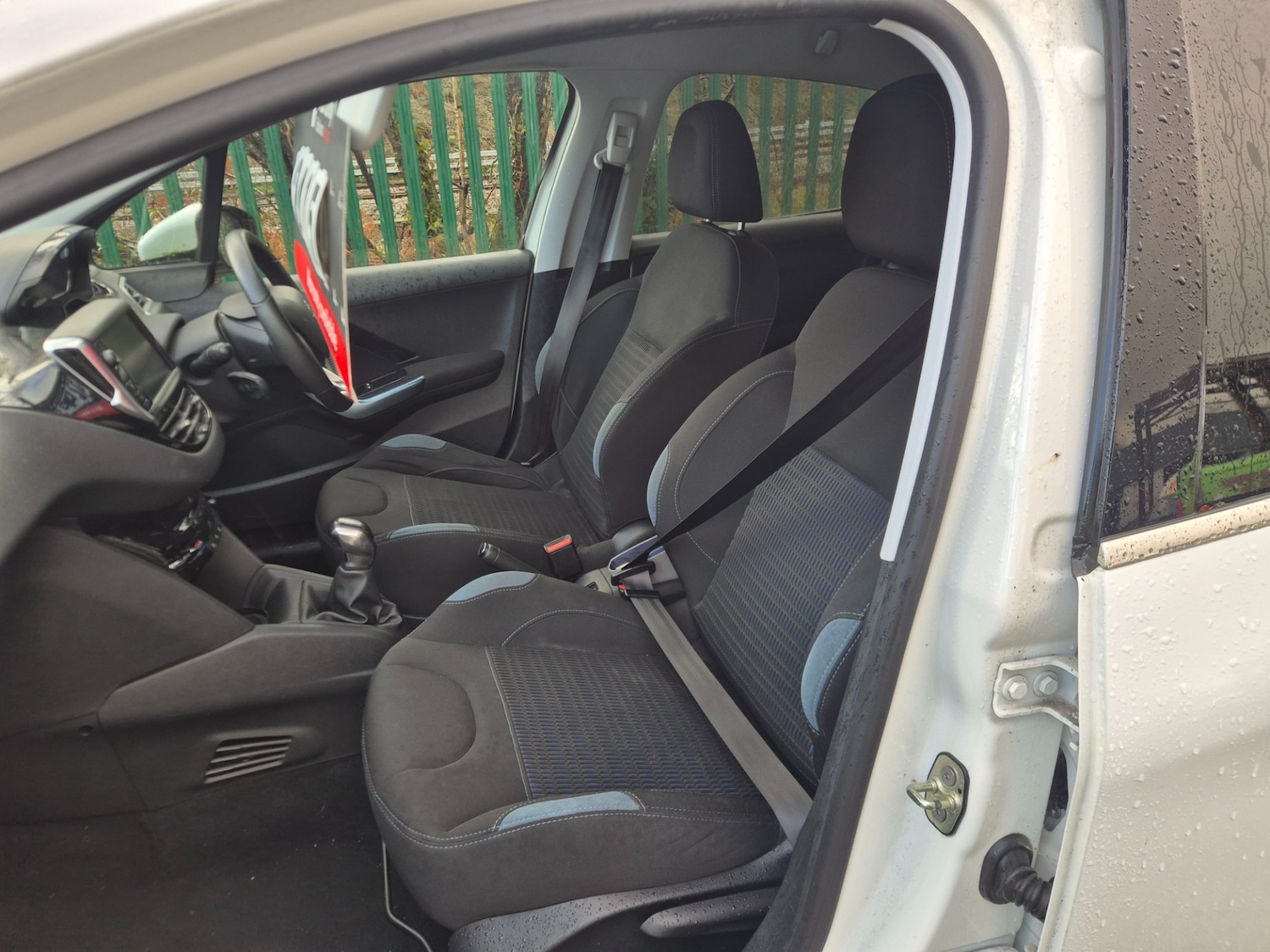 Used Peugeot 208 2013 for sale - 76979349: Photo 11