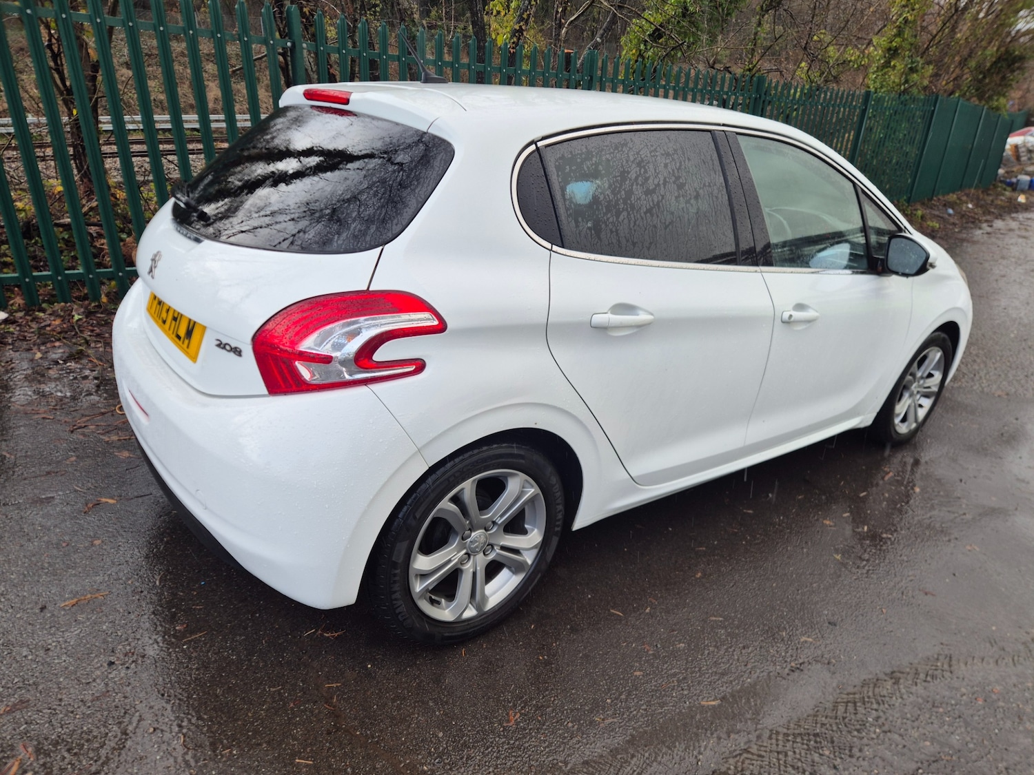 Used Peugeot 208 2013 for sale - 76979349: Photo 3