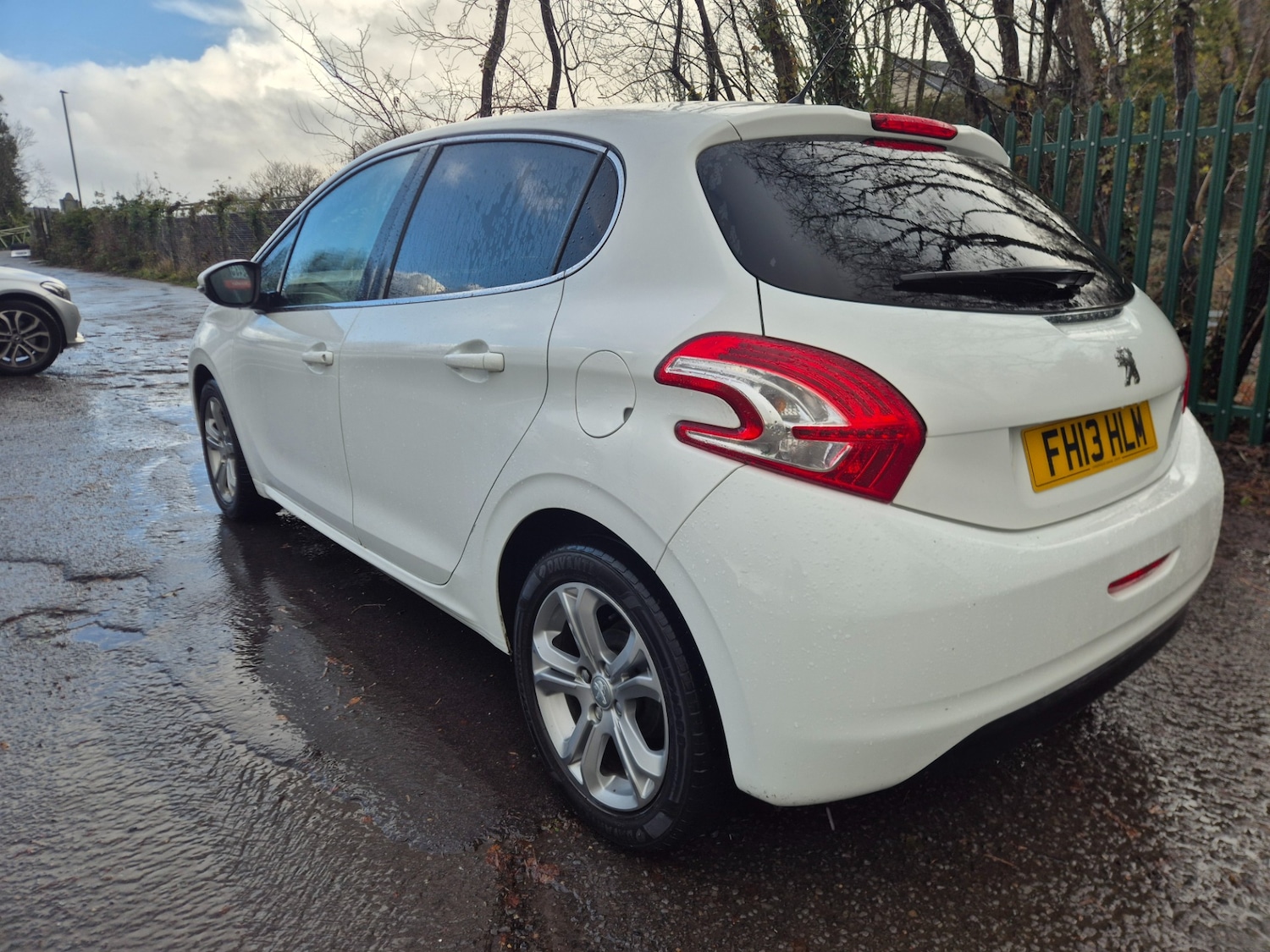 Used Peugeot 208 2013 for sale - 76979349: Photo 7