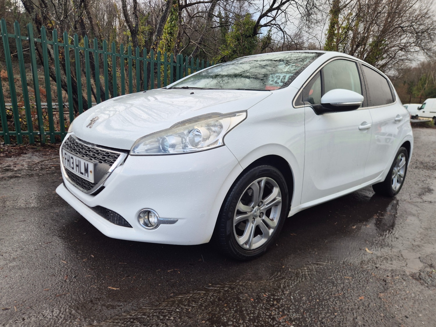 Used Peugeot 208 2013 for sale - 76979349: Photo 9
