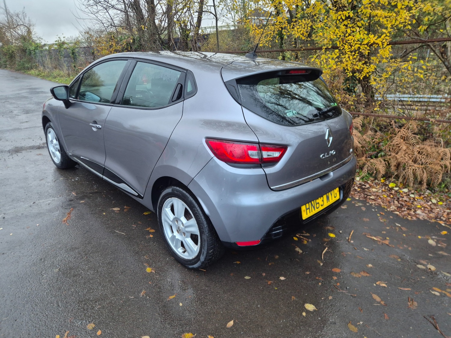 Used Renault Clio 2013 for sale - 76766391: Photo 2