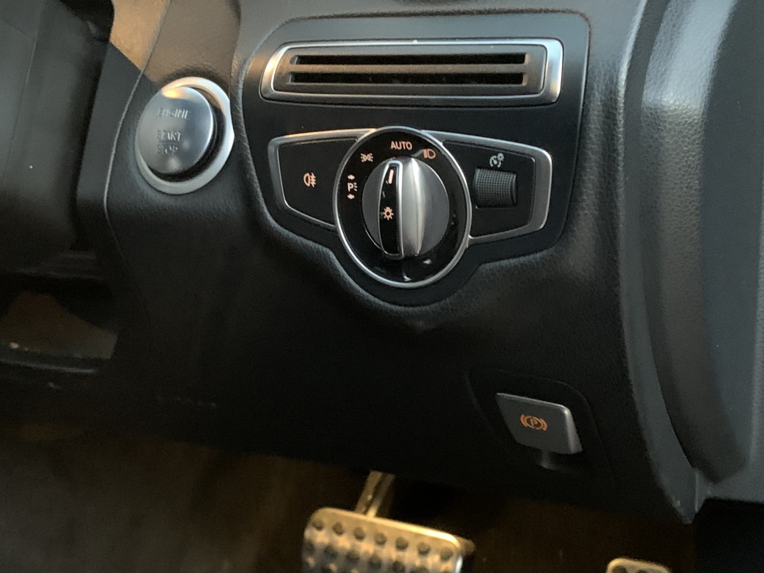 Used Mercedes-Benz C Class 2015 for sale - 76596565: Photo 35