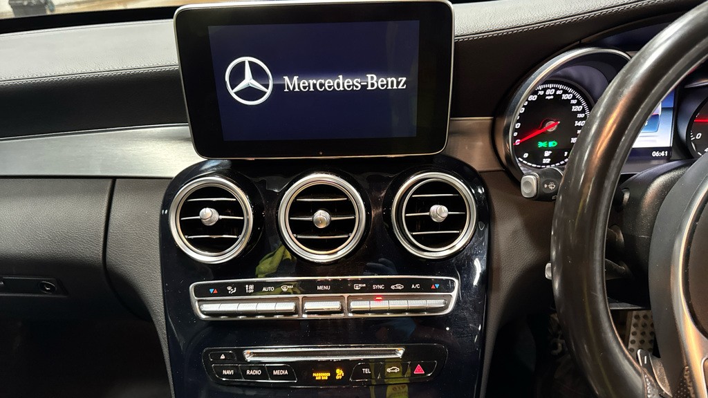 Used Mercedes-Benz C Class 2015 for sale - 76596565: Photo 9