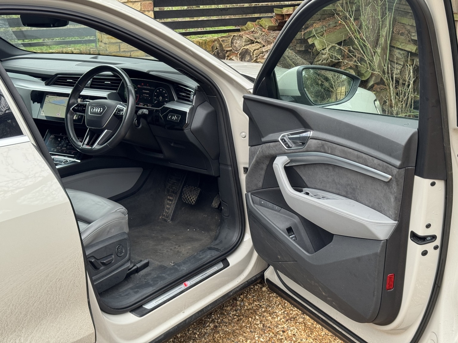 Used Audi e-tron 2021 for sale - 77167809: Photo 3