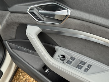 Used Audi e-tron 2021 for sale - 77167809: Photo