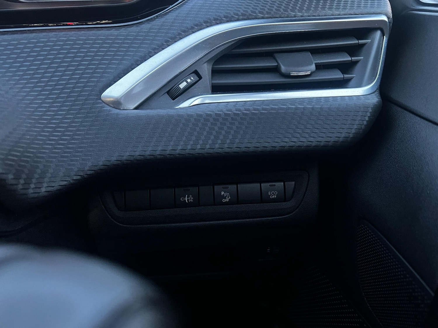 Used Toyota AYGO 2016 for sale - 76936312: Photo 24