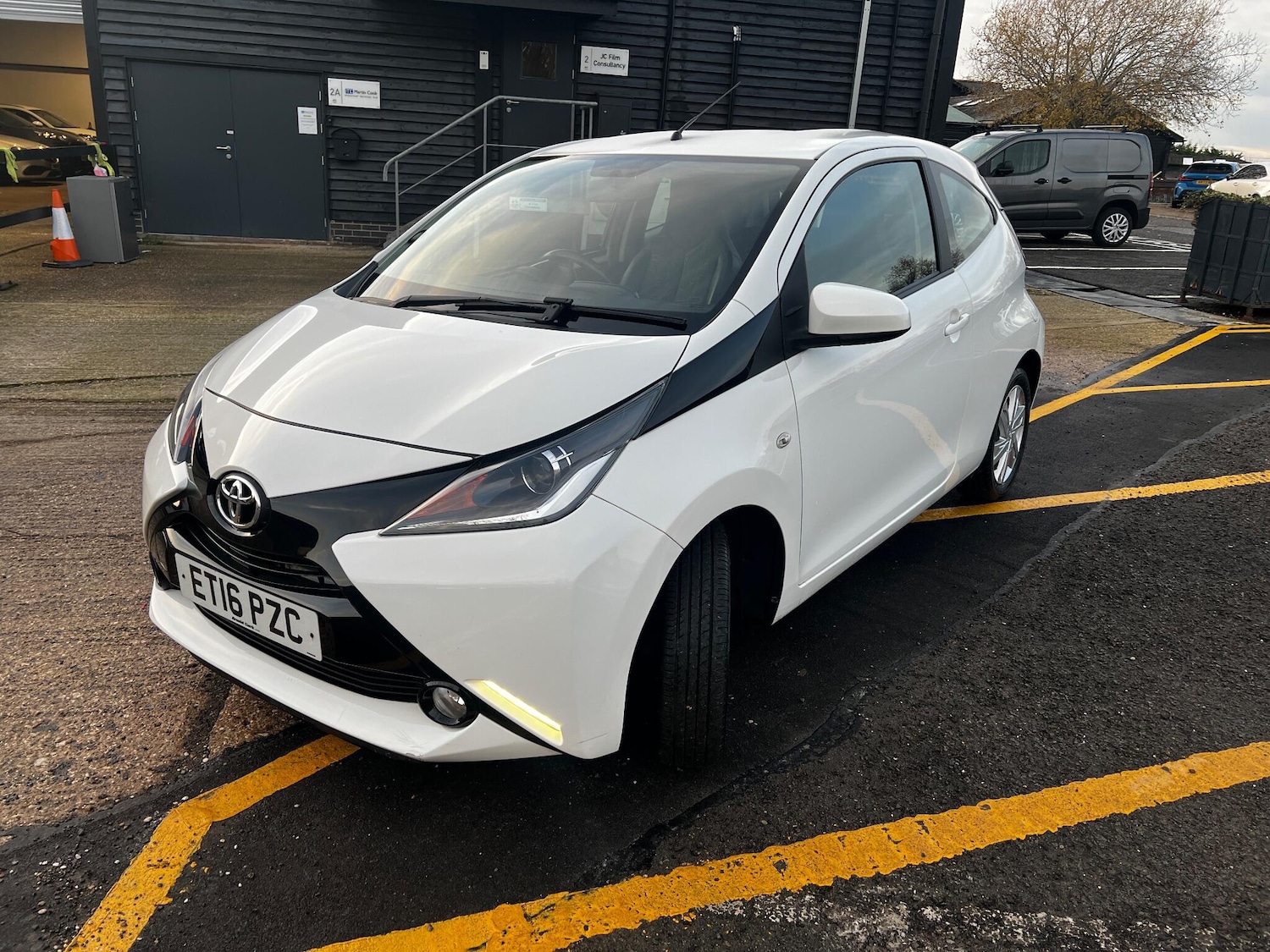Used Toyota AYGO 2016 for sale - 76936312: Photo 3