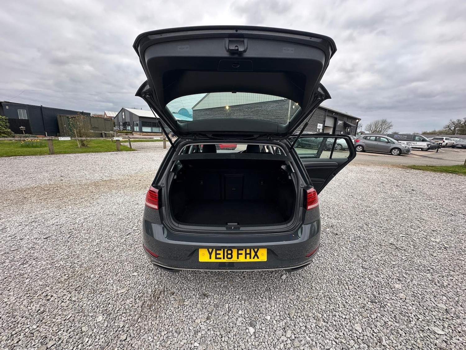 Used Volkswagen Golf 2018 for sale - 78171417: Photo 39