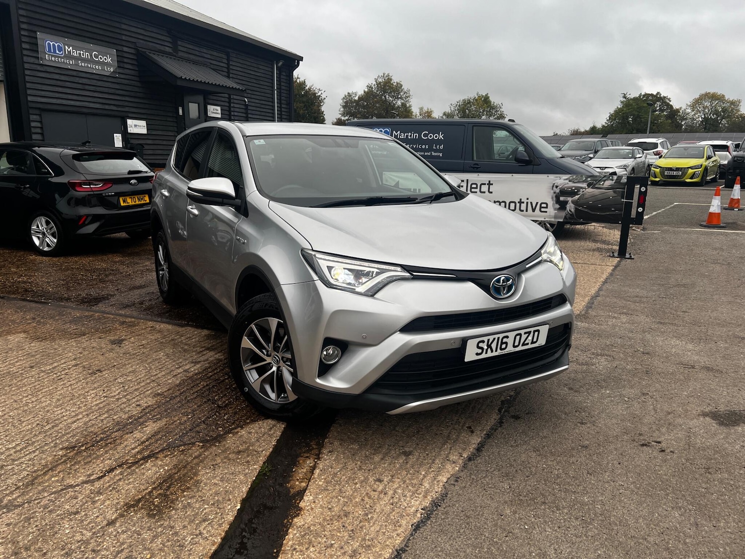 Used Toyota RAV4 2016 for sale - 76349897: Photo 1
